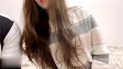 “啊啊！好爽顶到最里面了！”公司小财务